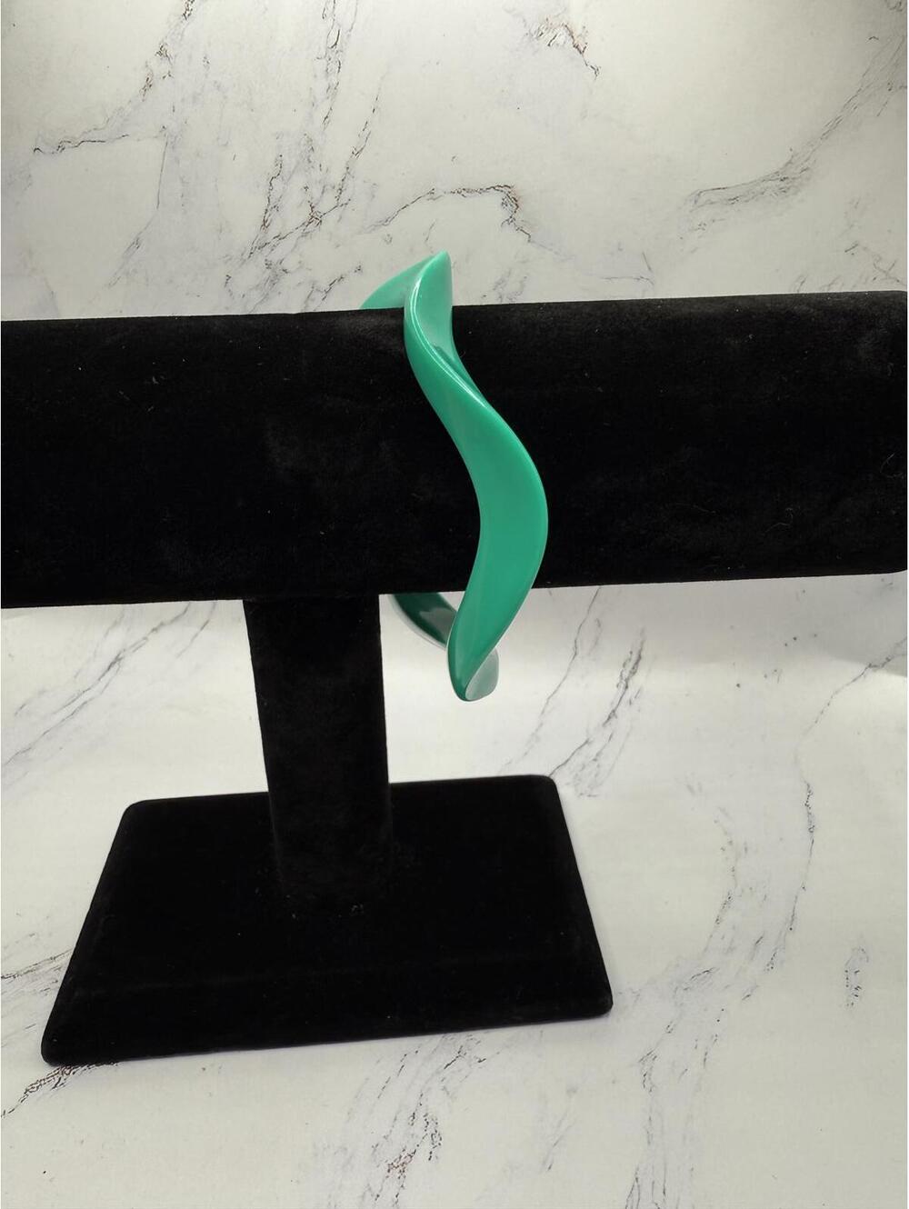 Vintage Womens Curvy Green Glamour The Bracelet That Waves 7.5"